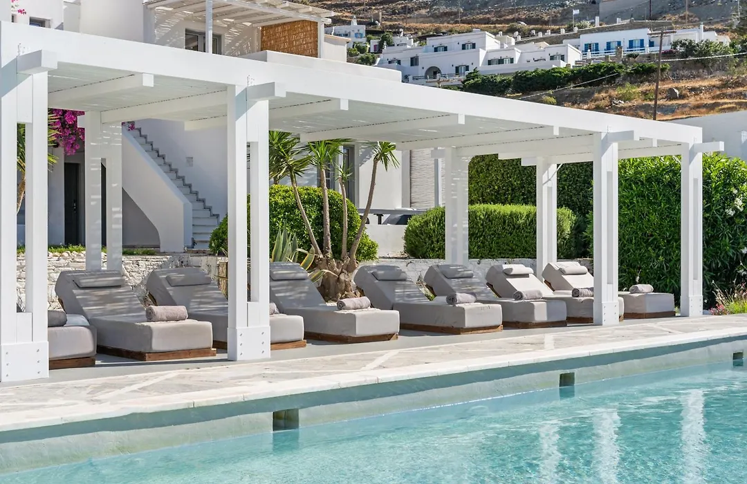 Mr And Mrs White Tinos-1